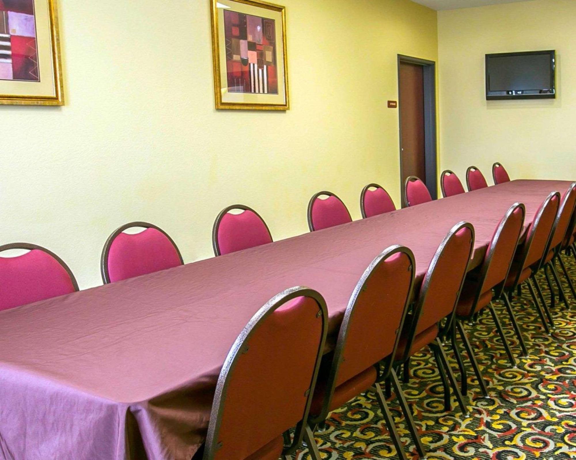 Sleep Inn & Suites Нью Браунфелс Экстерьер фото