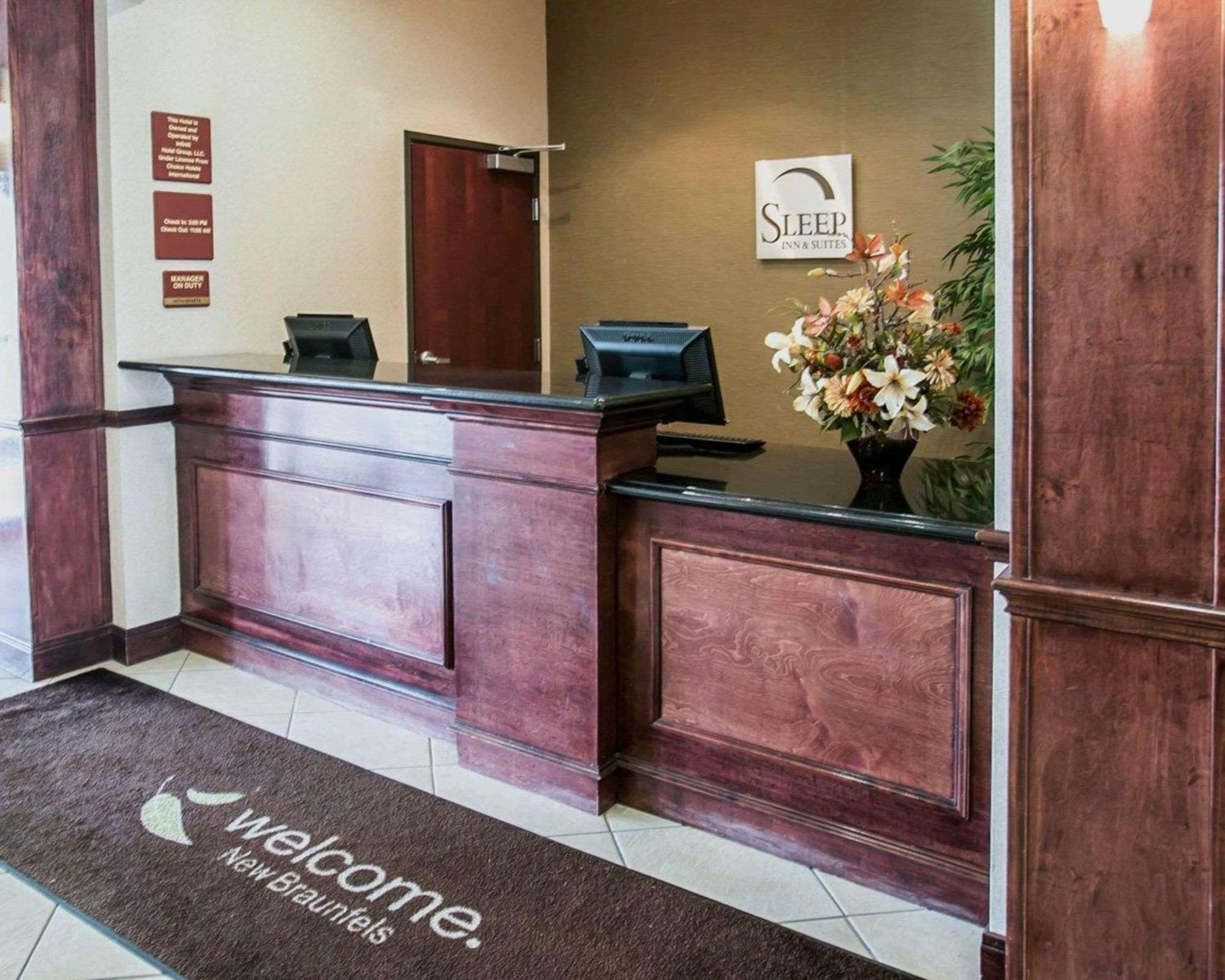 Sleep Inn & Suites Нью Браунфелс Экстерьер фото